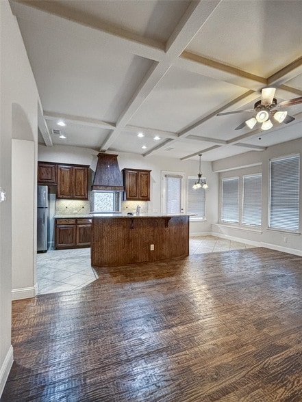 Building Photo - 341 Oxford Pl