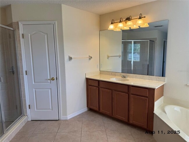 Building Photo - 930 Timber Isle Dr