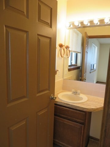 Building Photo - 3 bedroom Ranch Style Duplex backing to open space.