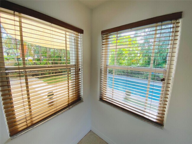 Building Photo - 8959 Dickens Ave