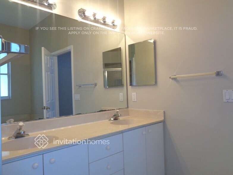 Building Photo - 4500 W Broward Blvd