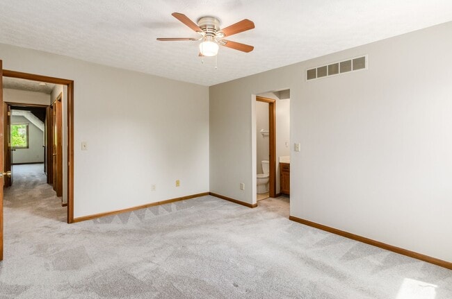 Building Photo - 4857 Dierker Rd