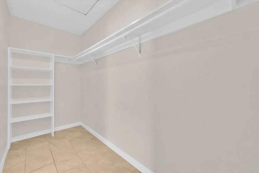 Building Photo - 1250 S Brookhurst St