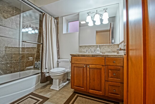 Building Photo - 308 Gull St