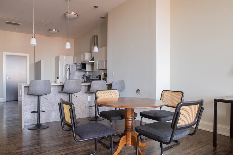 Building Photo - 225 E Michigan St