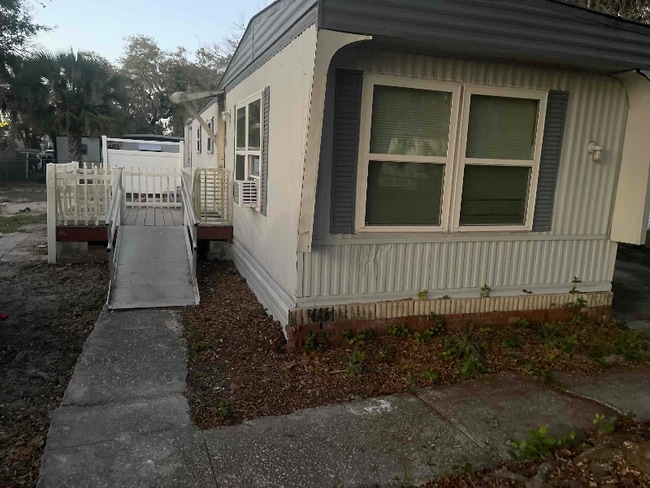 Building Photo - 6551 Char Ln