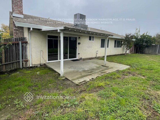 Building Photo - 8481 Cortadera Dr