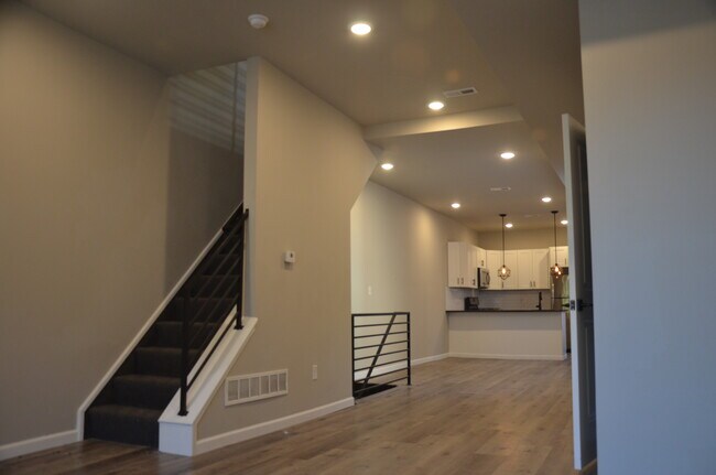 Building Photo - 1624 N 27th St