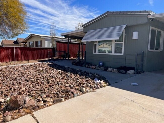 Building Photo - 4 Bedroom doublewide with Garage/Workshop ...