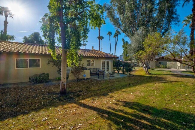 Building Photo - 75240 Camello Ct N