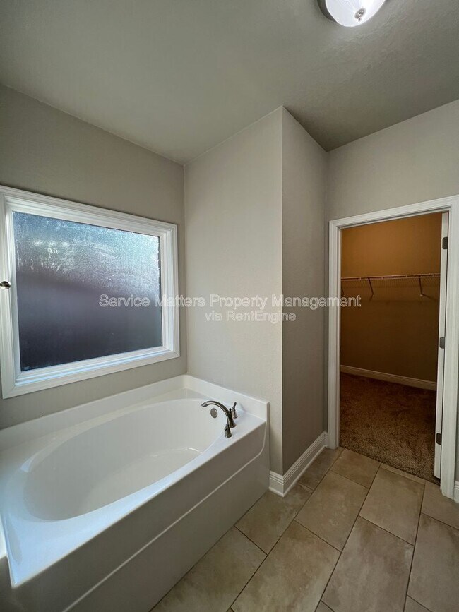 Building Photo - 3888 Ranch Rd