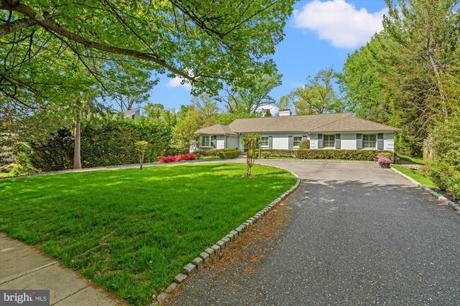 Building Photo - 4905 Dorset Ave