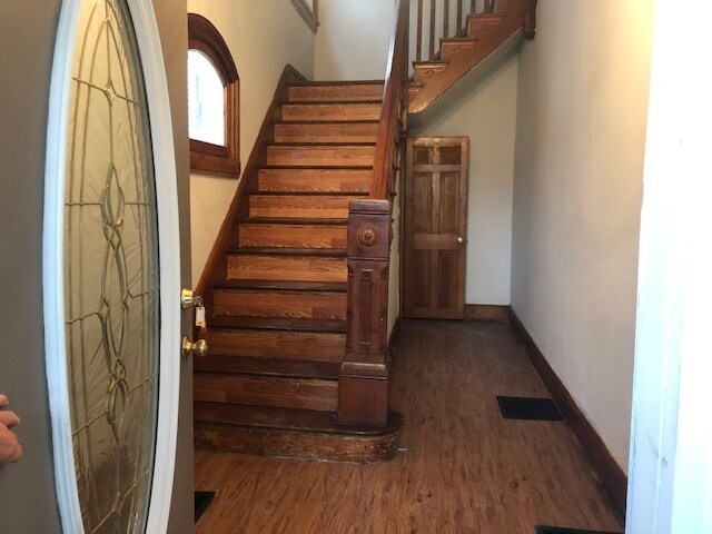 Building Photo - 2538 Ingleside Ave