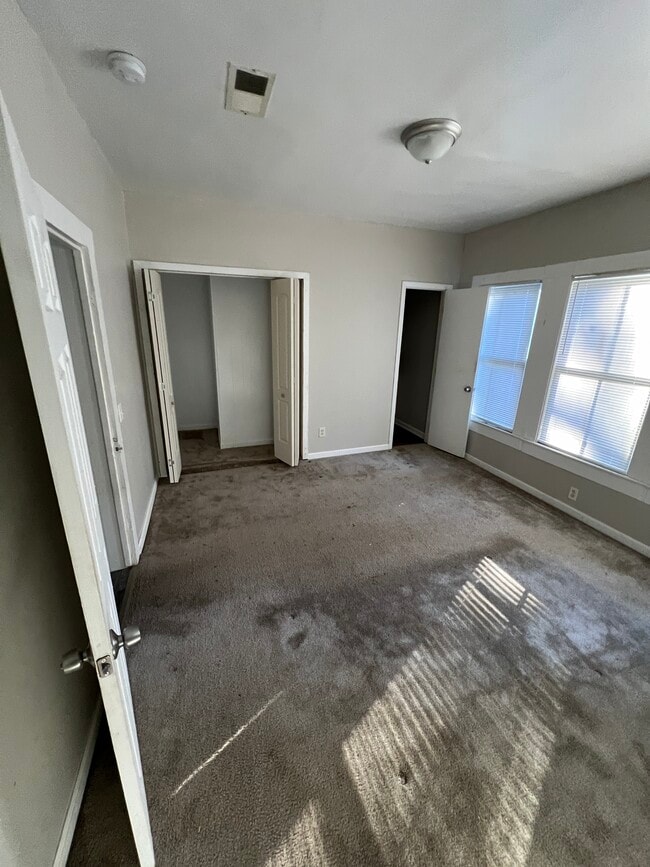 Building Photo - 805 3rd Ave