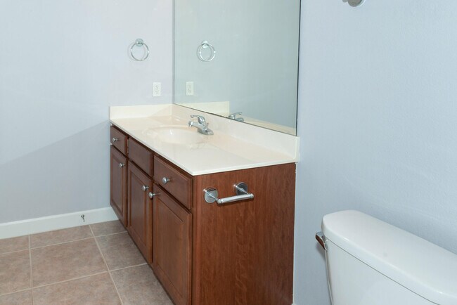 Building Photo - 113 Brooks St SE