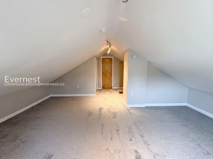 Building Photo - 7730 Emerson Rd