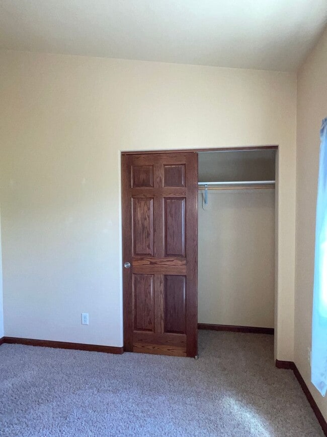 Building Photo - 2 Bedroom, 2 Bath Condo for Rent