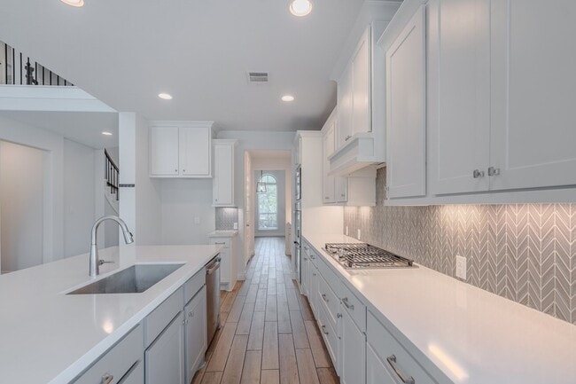 Building Photo - 17010 Harper's Way