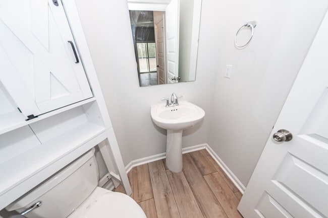 Building Photo - 4 Bedroom, 2.5 Bathroom Home in Cane Bay Plantation - Summerville