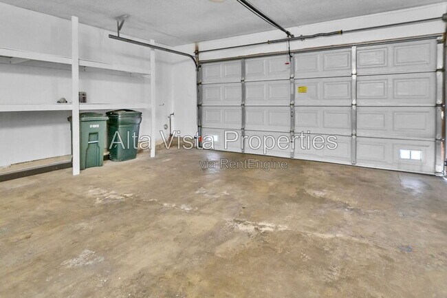 Building Photo - 4082 Mahaila Ave