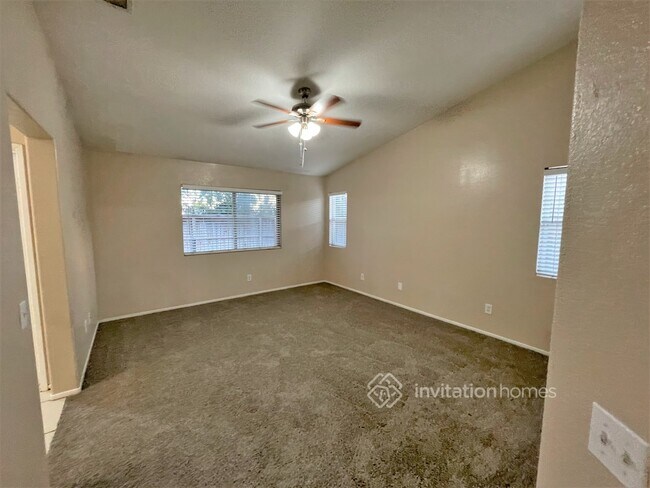 Building Photo - 781 Hillview St
