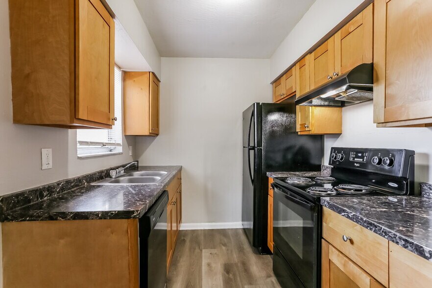 Building Photo - 811 SW 28th Terrace