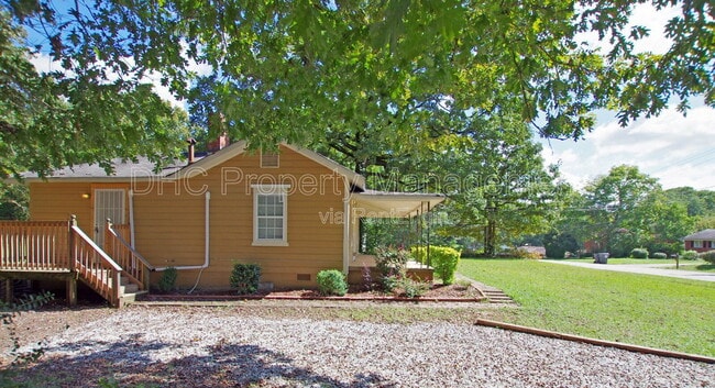 Building Photo - 1135 E Fayetteville Rd