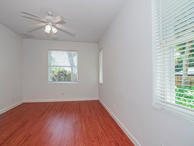 Building Photo - 915 Bahia Mar Rd