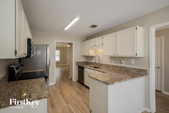 Building Photo - 10677 Talon Ct