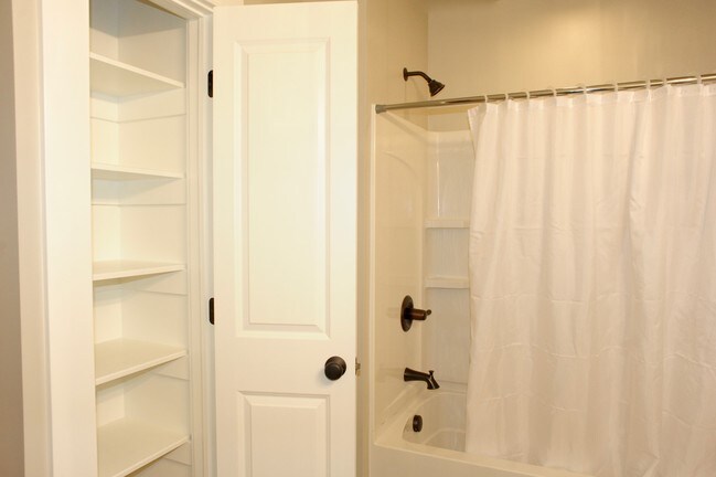 Building Photo - 1136 Sibley St NW