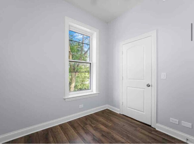 Building Photo - 6430 S Green St