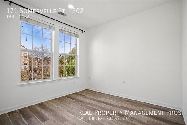 Building Photo - 171 Somervelle St