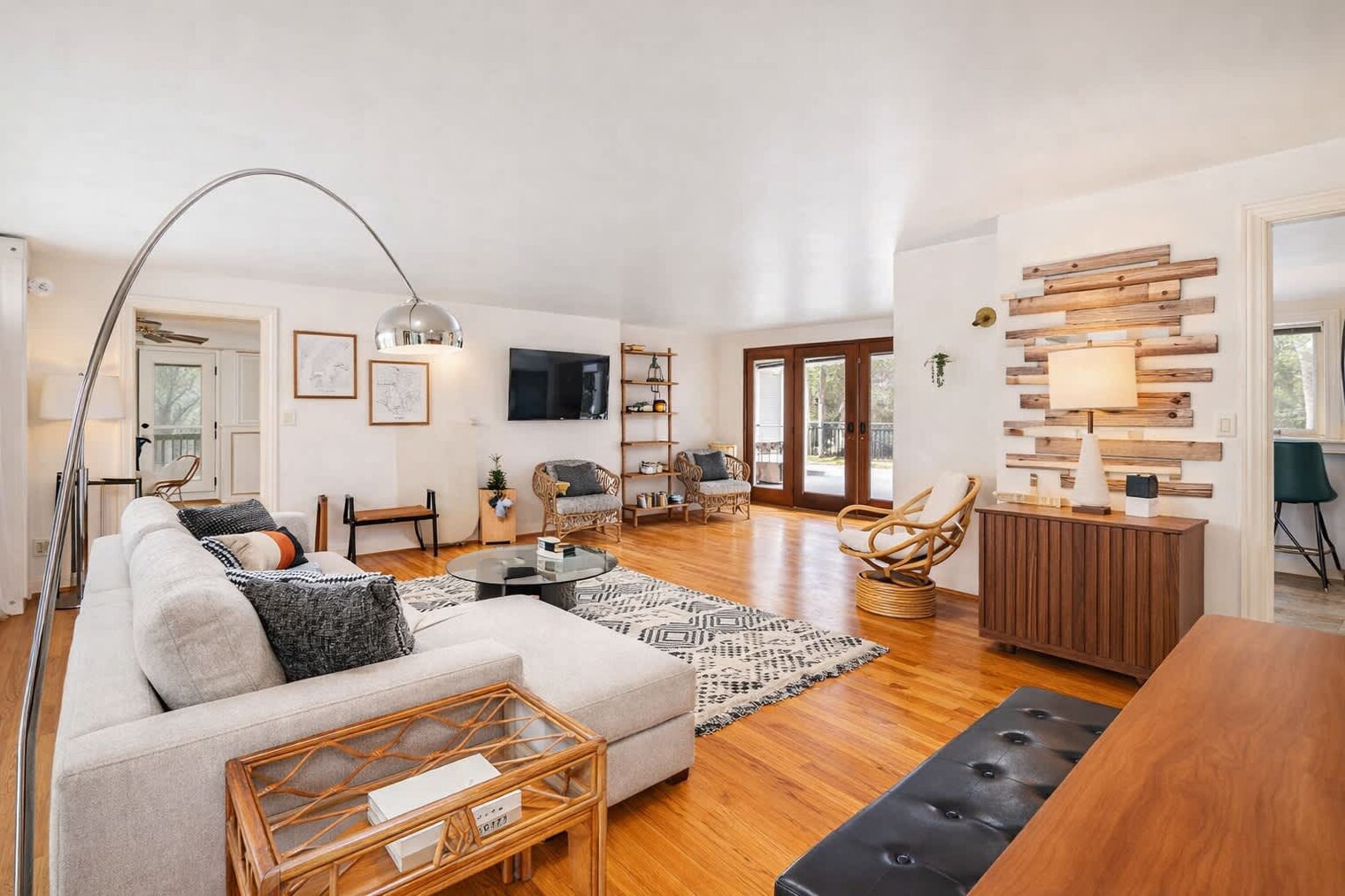 Building Photo - 1500 Palisades Dr