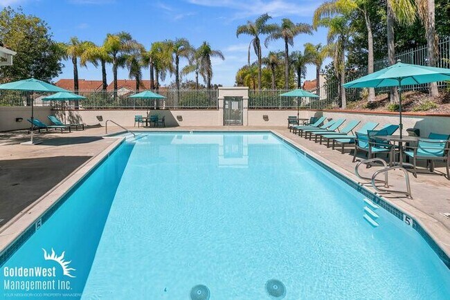 Building Photo - Bright and Modern 2Bdm 2Ba Townhome with Private Patio in Scripps Ranch!
