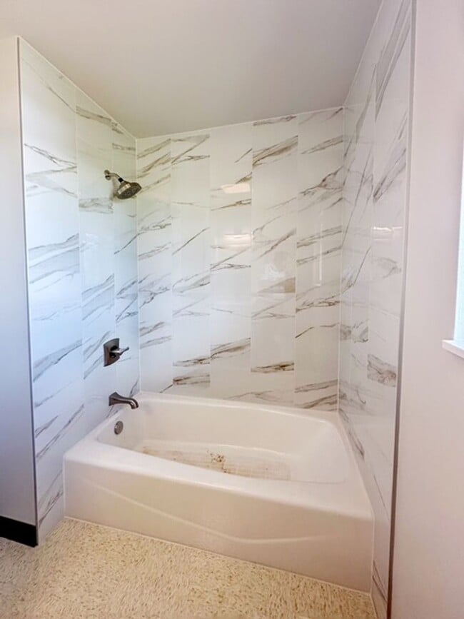 Building Photo - 3br/1ba - Brand-New Rental Home in Ainaloa Subdivision – Available Now!