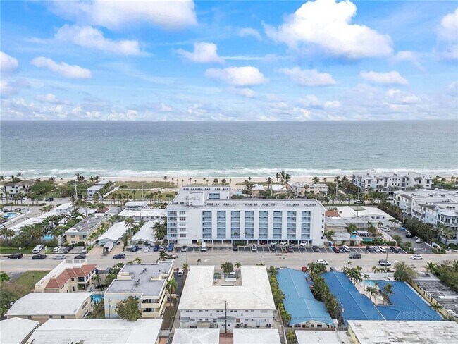 Building Photo - 4541 N Ocean Dr