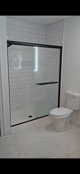 Building Photo - 2-4 Pearl St