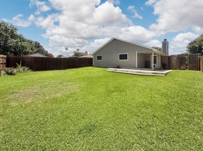 Building Photo - Comfortable 3-Bedroom Home for Lease in Ke...