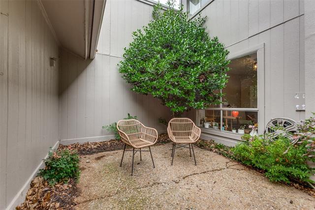 Building Photo - 9625 Highland View Dr