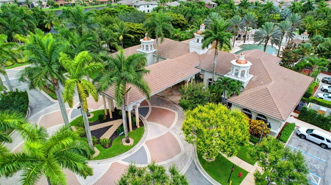 Building Photo - 10337 Trianon Pl