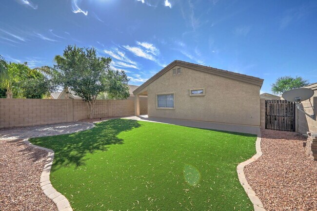 Building Photo - 12010 W Camino Vivaz