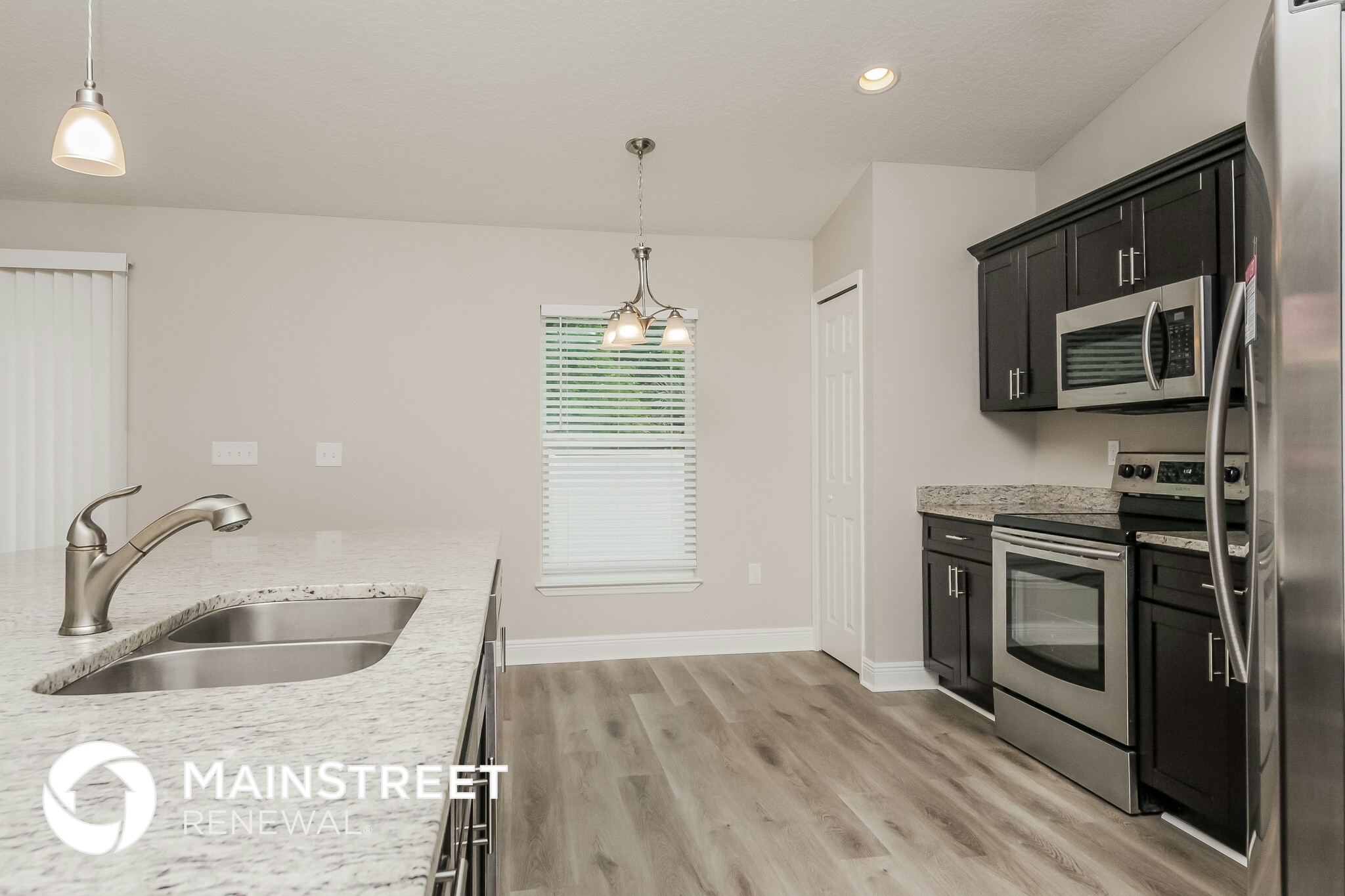 Building Photo - 463 Columbia Ct