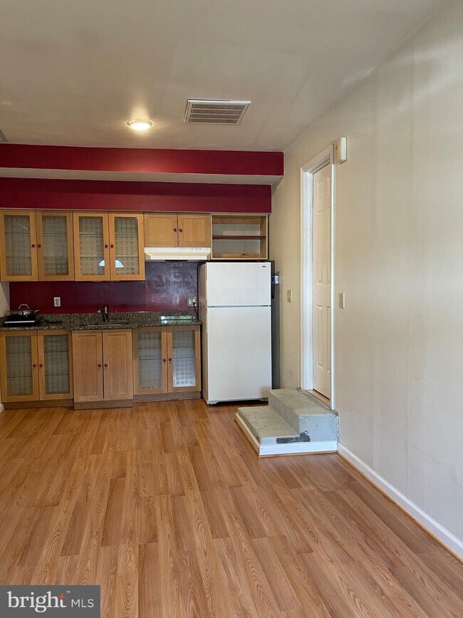 Building Photo - 8210 Tuckerman Ln