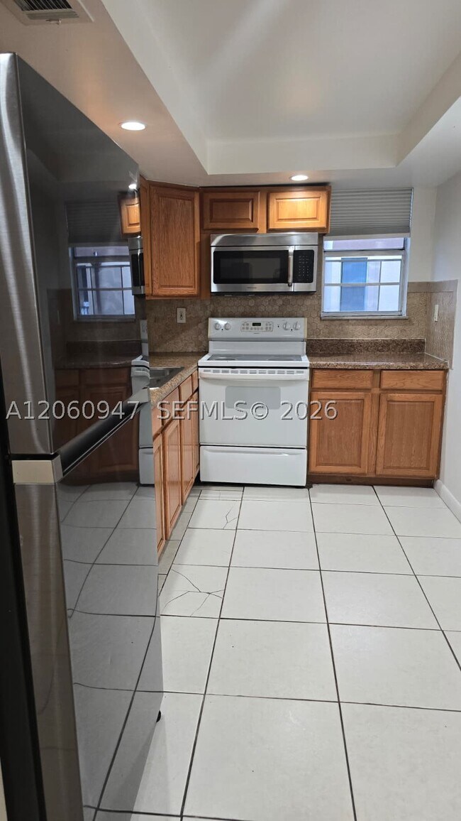 Building Photo - 702 NW 87th Ave