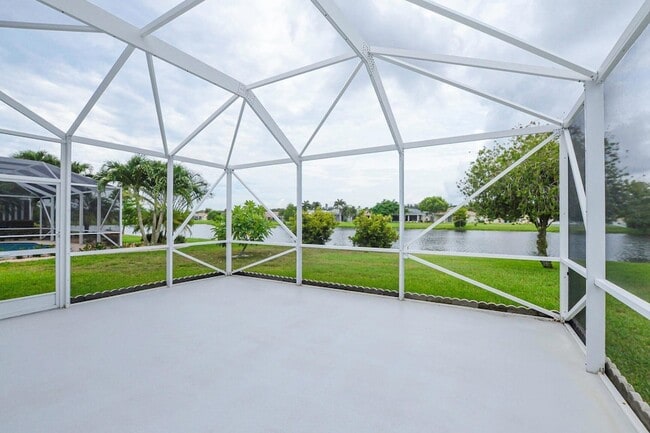 Building Photo - 522 SW Indian Key Dr