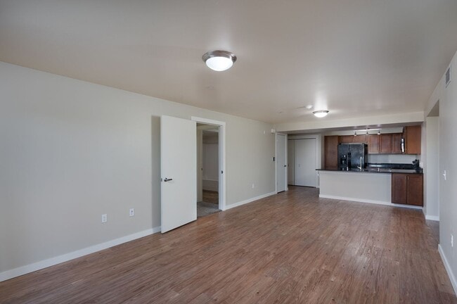 Building Photo - 210 S. Cottonwood, Unit 208