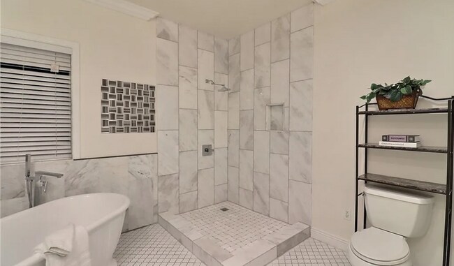 Building Photo - Now Leasing: Modern Arcadia Home – 4 Beds, 4 Baths, Premium Kitchenaid Kitchen, Three-Car Garage ...