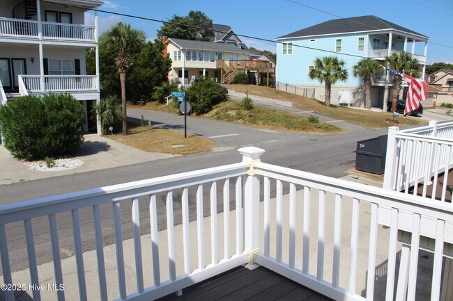 Building Photo - 933 Perrin Dr