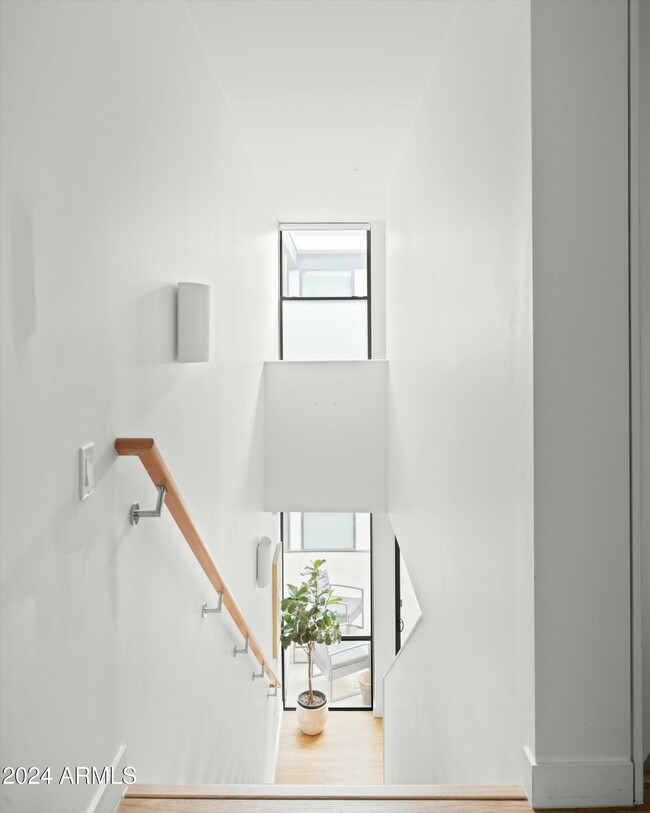 Building Photo - 1717 N 1st Ave