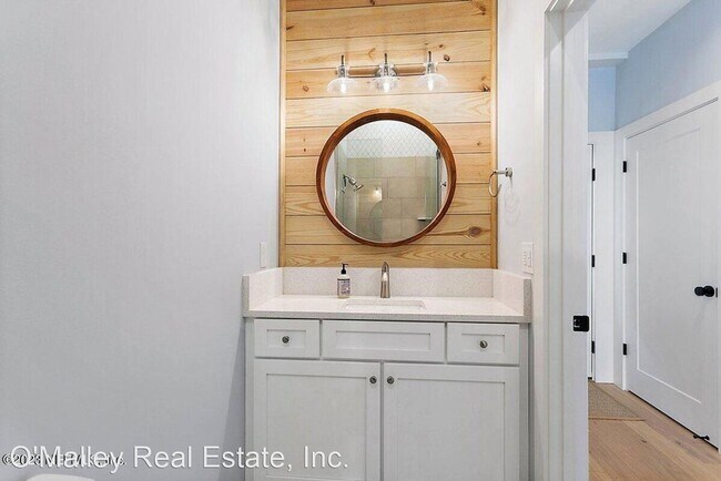 Building Photo - 2 br, 2 bath House - 4607 Ocean St #201